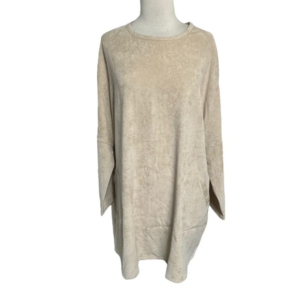 Listicle Tunic Top Medium Beige Fine Corduroy Long Sleeve Pockets Oversized Fit